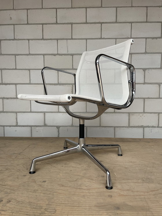 Image 1 of 2X Vitra Eames Ea108 Antraciet Netweave/Chroom