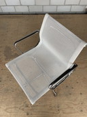 2X Vitra Eames Ea108 Antraciet Netweave/Chroom