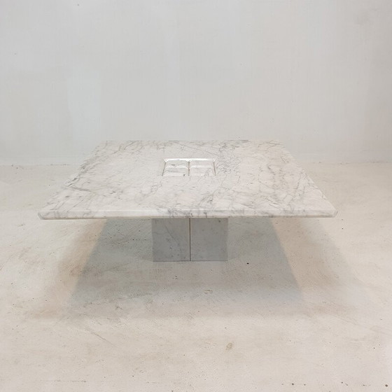 Image 1 of Italiaanse vintage Carrara marmeren salontafel, jaren 1990