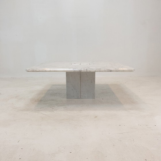 Image 1 of Italiaanse vintage Carrara marmeren salontafel, jaren 1990