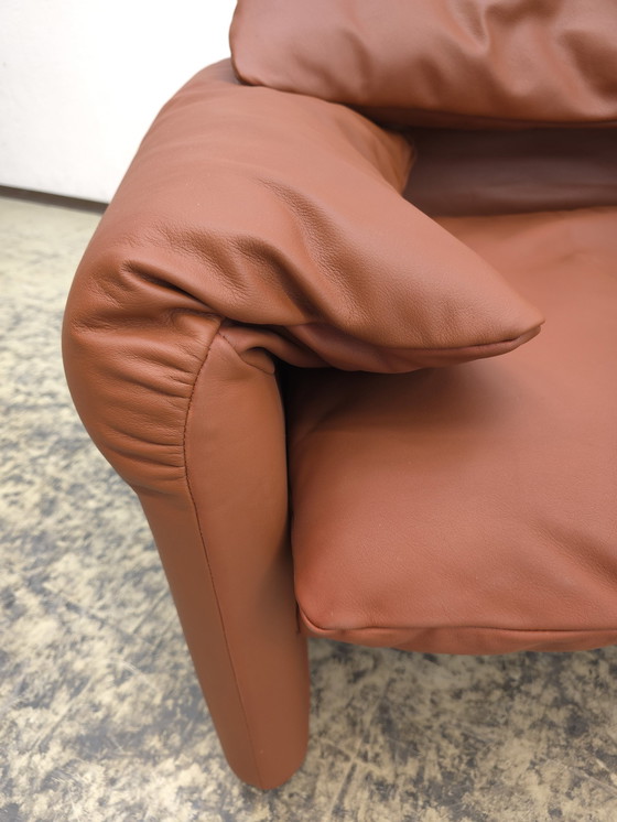 Image 1 of Cassina Maralunga fauteuil Donker cognac Design fauteuil Leren fauteuil