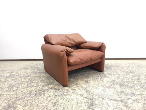 Cassina Maralunga fauteuil Donker cognac Design fauteuil Leren fauteuil