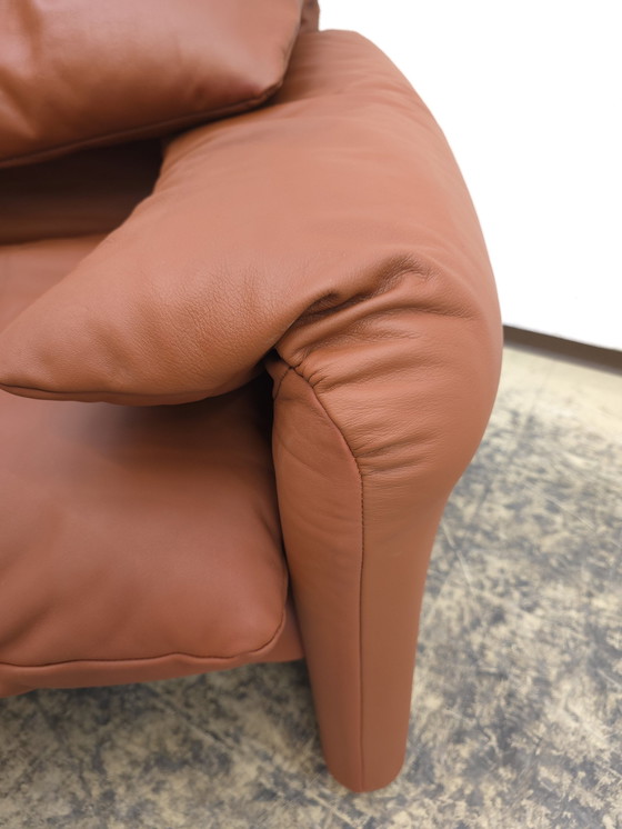 Image 1 of Cassina Maralunga fauteuil Donker cognac Design fauteuil Leren fauteuil