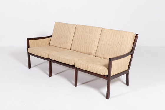 Image 1 of Vintage Deense designbank van Ole Wanscher voor P. Jeppensen