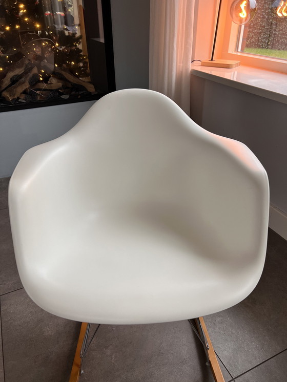 Image 1 of Vitra Eames Schommelstoel