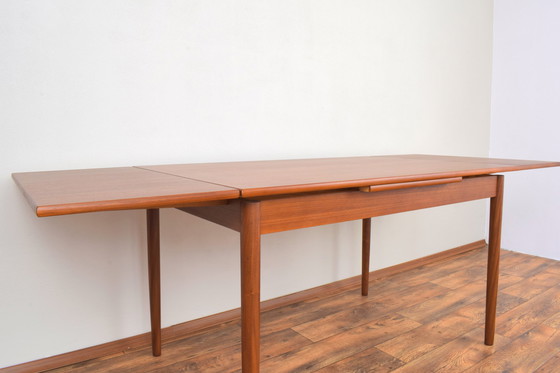 Image 1 of Mid Century Deense Teakhouten uitschuifbare eettafel, 1960S.