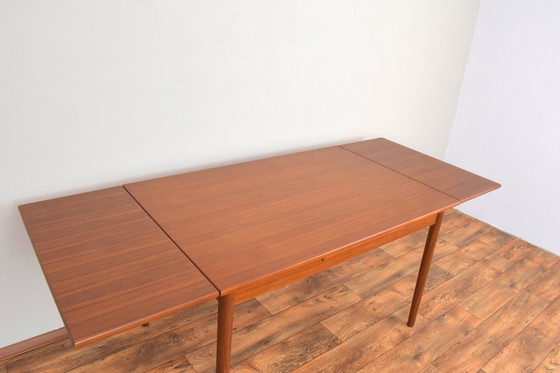 Image 1 of Mid Century Deense Teakhouten uitschuifbare eettafel, 1960S.