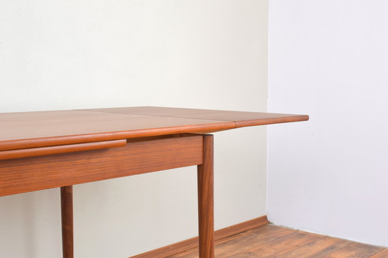 Image 1 of Mid Century Deense Teakhouten uitschuifbare eettafel, 1960S.