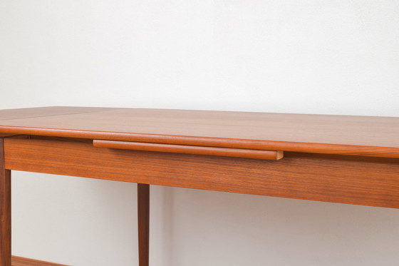 Image 1 of Mid Century Deense Teakhouten uitschuifbare eettafel, 1960S.