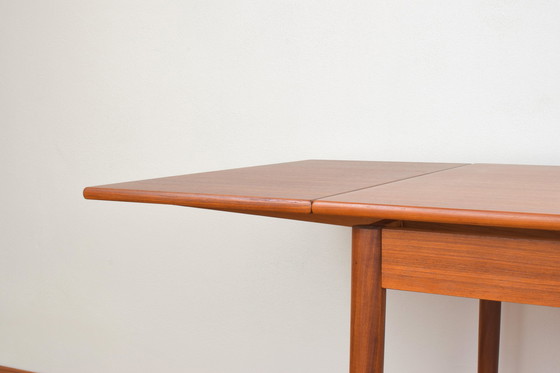 Image 1 of Mid Century Deense Teakhouten uitschuifbare eettafel, 1960S.