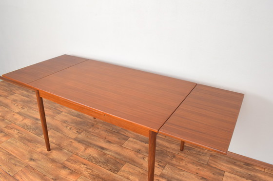 Image 1 of Mid Century Deense Teakhouten uitschuifbare eettafel, 1960S.