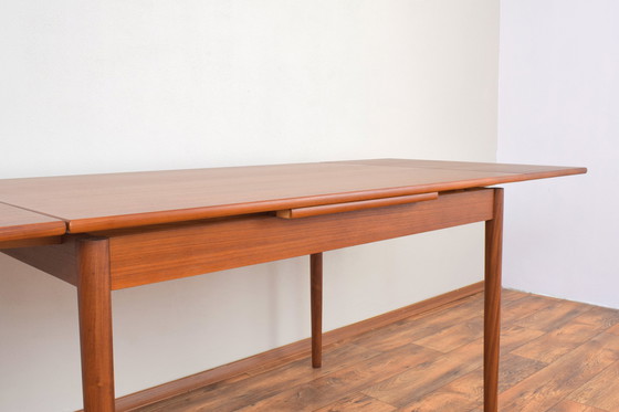 Image 1 of Mid Century Deense Teakhouten uitschuifbare eettafel, 1960S.