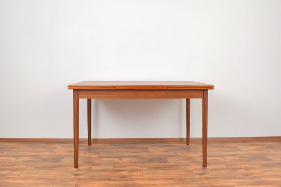 Image 1 of Mid Century Deense Teakhouten uitschuifbare eettafel, 1960S.