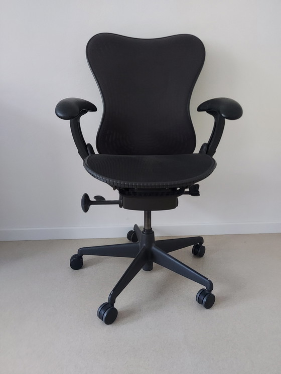 Image 1 of Herman Miller Mirra bureaustoel