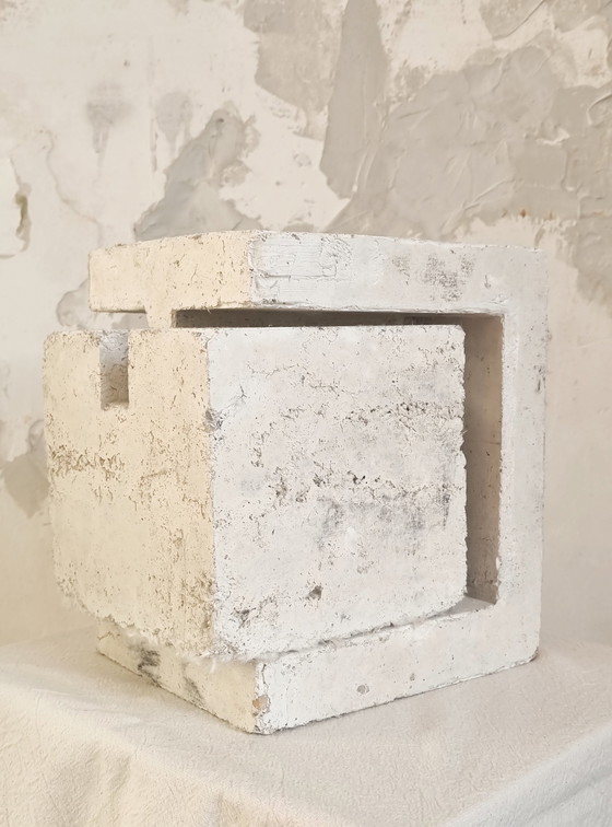 Image 1 of Brutalistische Nestkast Vogelhuis Door Knut Wentink, Betonnen Mezenkast