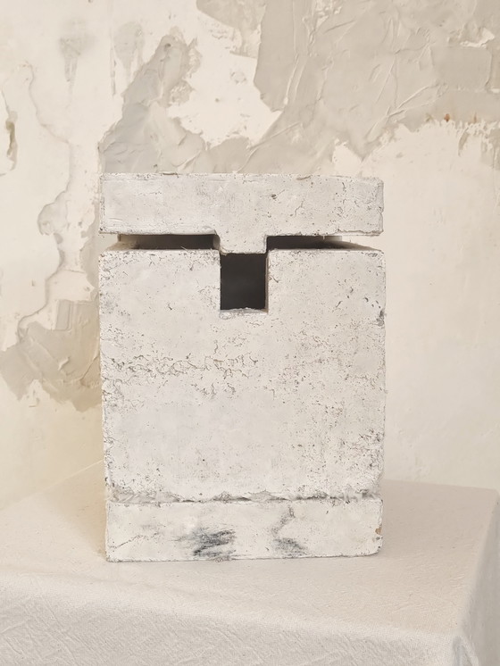 Image 1 of Brutalistische Nestkast Vogelhuis Door Knut Wentink, Betonnen Mezenkast