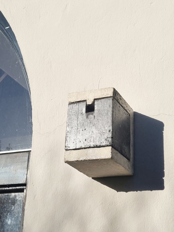 Image 1 of Brutalistische Nestkast Vogelhuis Door Knut Wentink, Betonnen Mezenkast