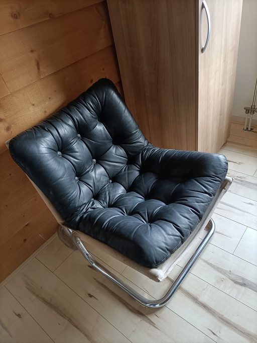 Buisframe Fauteuil Met Leren Bekleding