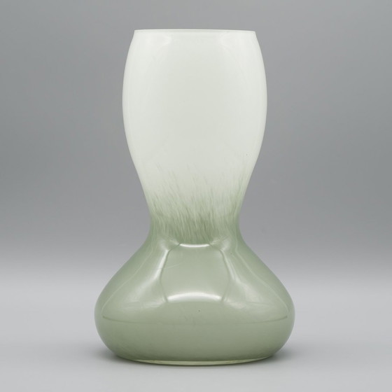 Image 1 of Exquisite Ingevatte Glazen Vaas Jugendstil Art Déco Stijl Circa 1930S Opaalglas 23Cm