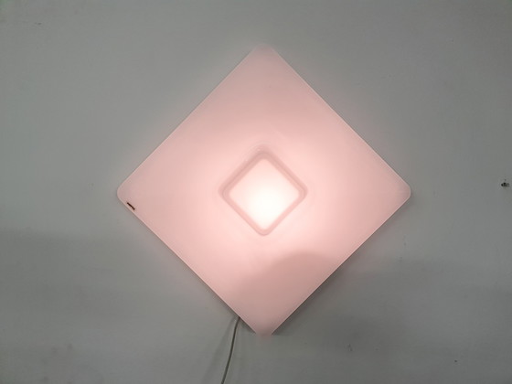 Image 1 of Witte plexiglas vierkante IGuzzini wand- of plafondlamp, Italië 1970's