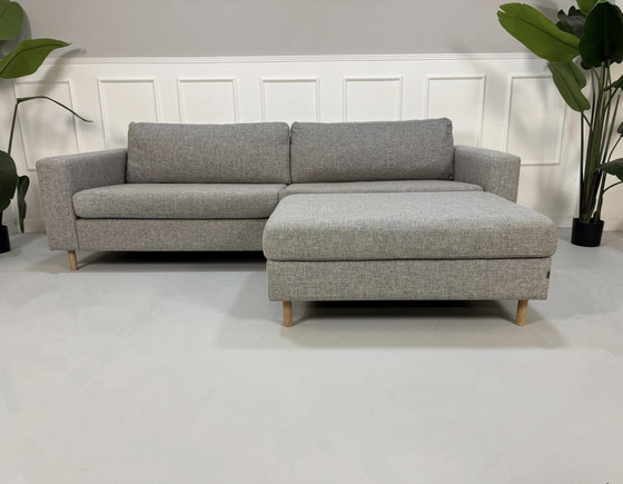 Image 1 of Bolia Scandinavische bank grijze stof + poef