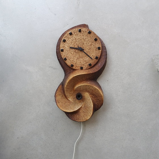 Image 1 of Keramieken aardewerken vintage brutalist klok/wandlamp