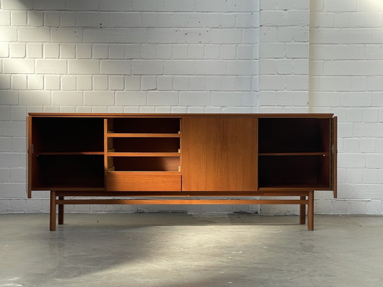 Image 1 of Mid Century Dressoir van teakhout