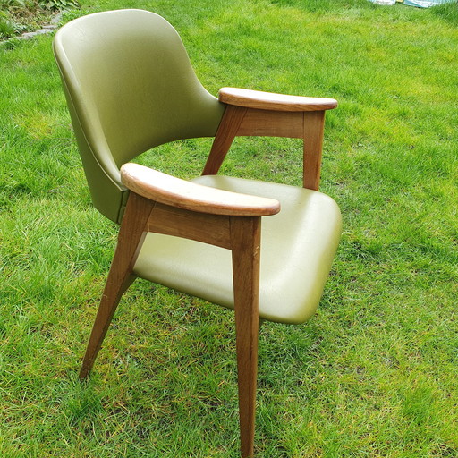 9x Vintage stoelen