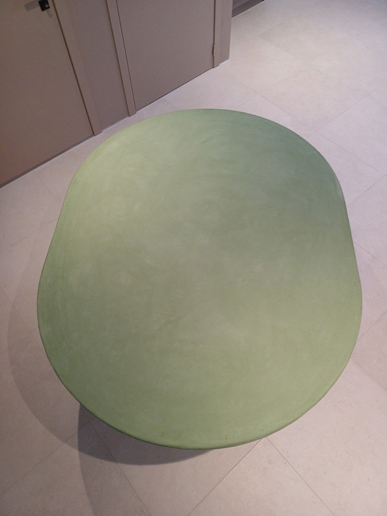 Image 1 of Unieke Mortel Tafel Ovaal Groen