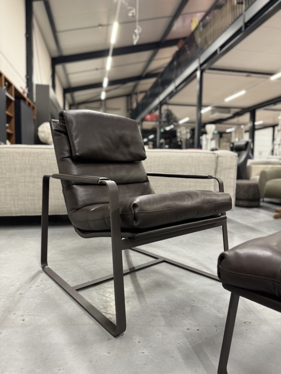 Image 1 of Leolux Indra Fauteuil Met Poef Bruin Arkadia Leer