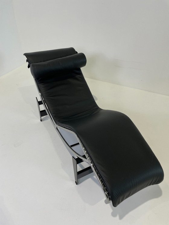 Image 1 of Cassina LC4 fauteuil