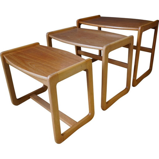Mid century Zweedse nesttafels van licht teakhout
