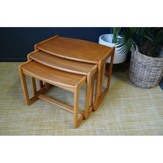 Image 1 of Mid century Zweedse nesttafels van licht teakhout