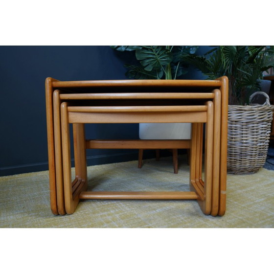 Image 1 of Mid century Zweedse nesttafels van licht teakhout