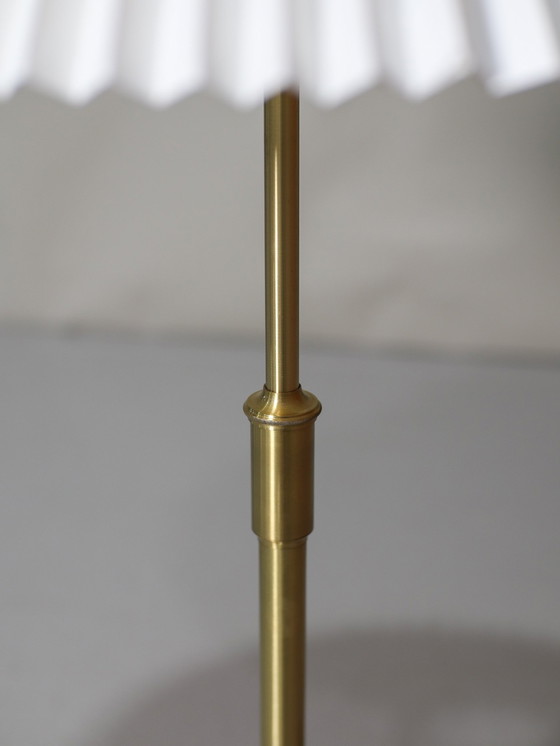 Image 1 of Le Klint 328 Tafellamp Deens Vintage Messing Plissé Kap