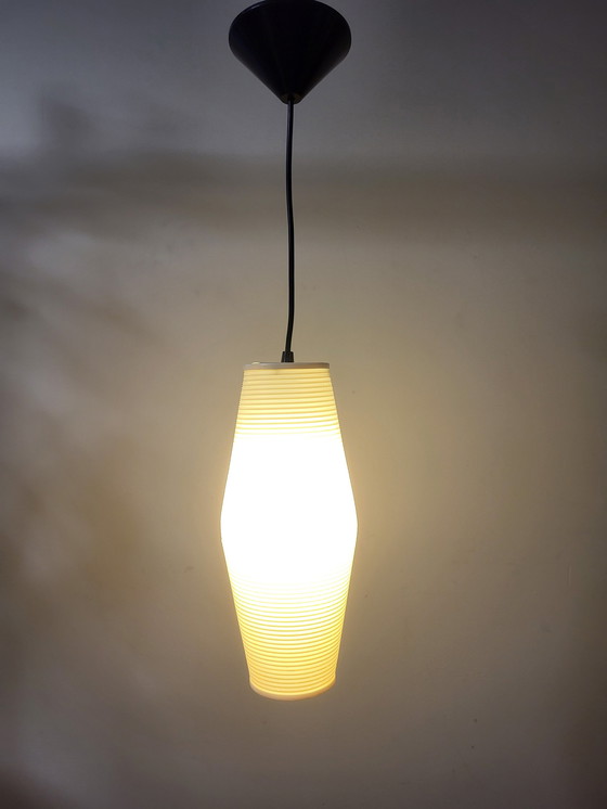 Image 1 of Rotaflex space age hanglamp, ovale vorm in geperst plastic, jaren 1960