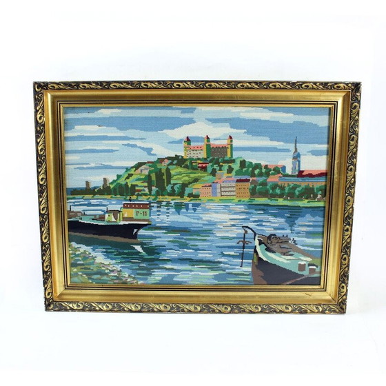Image 1 of Decoratief wandtapijt vintage kunst op de landschapsfoto van Bratislava, Tsjecho-Slowakije 1980