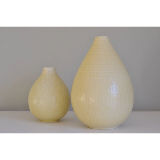 Image 1 of Paar vintage lichtgele aardewerk vazen Niels Thorsonn Aluminia Royal Copenhagen, 1950