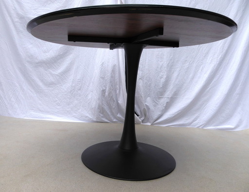 Vintage ronde tafel met tulpvoet