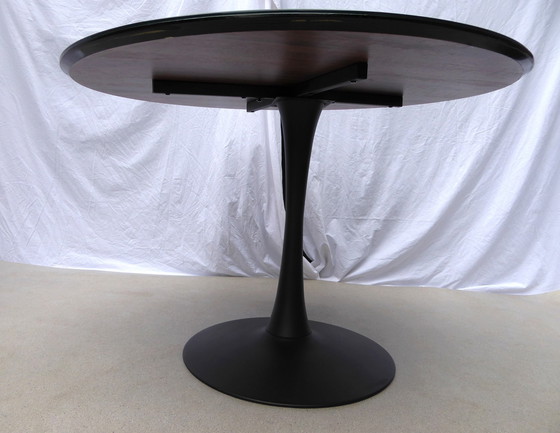 Image 1 of Vintage ronde tafel met tulpvoet