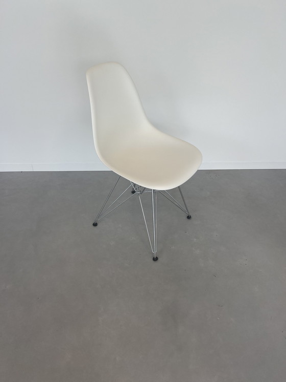 Image 1 of 4x Vitra Eames dsr stoel