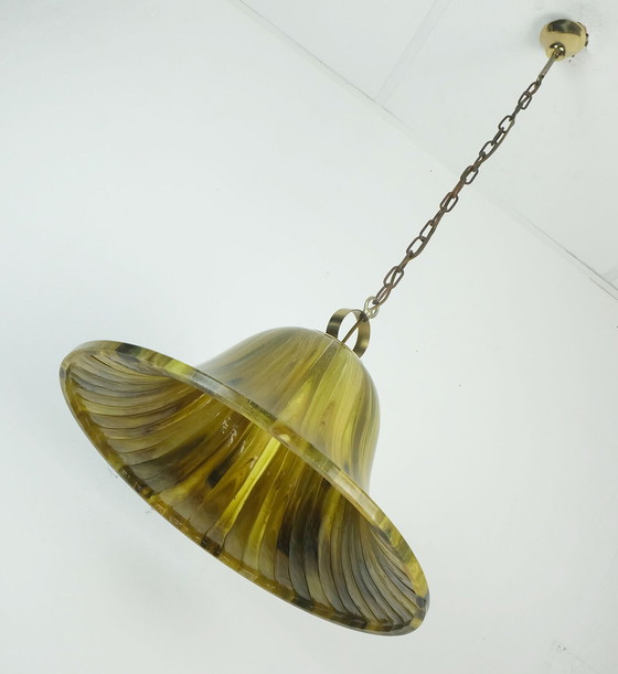 Image 1 of vintage hanglamp amberkleurig acryl en messing 1970