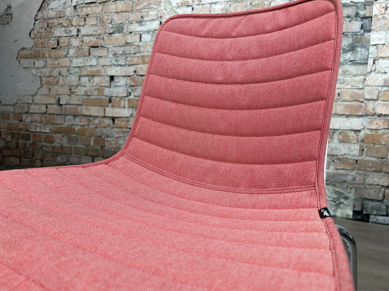 Image 1 of Vitra HAL Sledge roze