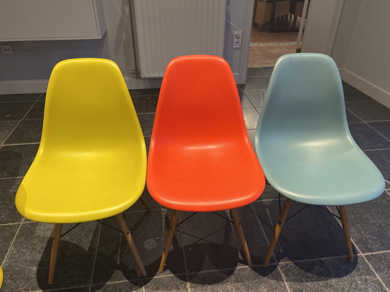 Image 1 of 6x DSW Eames Plastic Sidechair Ontworpen door Charles & Ray Eames