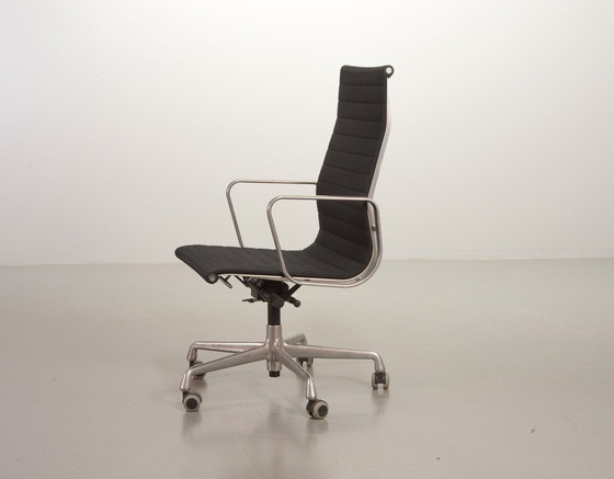 Image 1 of Verstelbare Eames Highback Zwarte Hopsak Bureaustoel Ea119 Voor Vitra, 1990S