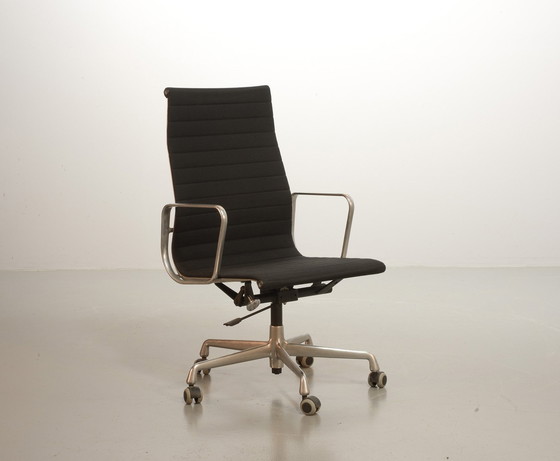 Image 1 of Verstelbare Eames Highback Zwarte Hopsak Bureaustoel Ea119 Voor Vitra, 1990S
