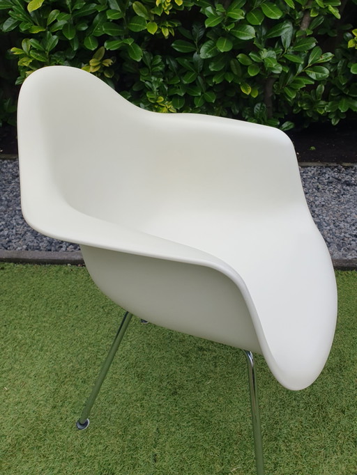 DAX Vitra Eames stoel