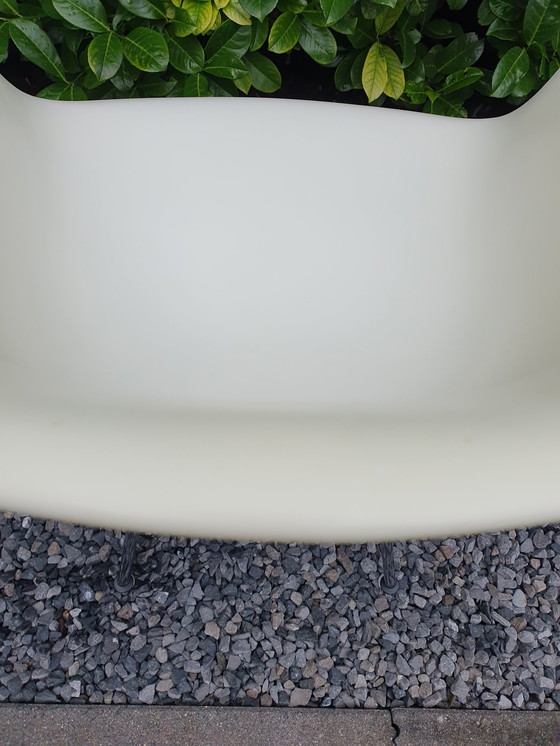 Image 1 of DAX Vitra Eames stoel