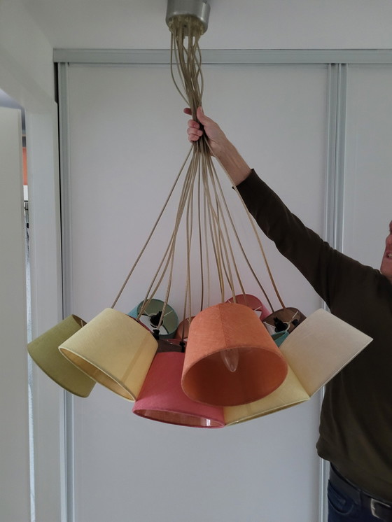 Image 1 of Unieke Hanglamp Met 16 Lampenkappen 