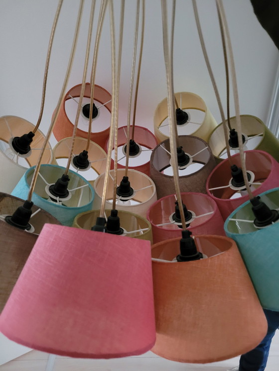 Image 1 of Unieke Hanglamp Met 16 Lampenkappen 